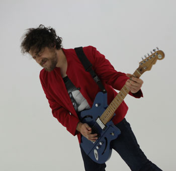 New Jersey based Singer and Guitarist – Max Feinstein