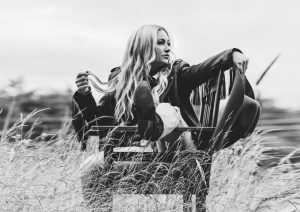 Samantha Rae Ignites Country Music Scene with “Burning In My Soul” from the album “The High Road”